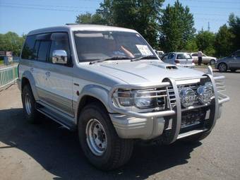 1995 Mitsubishi Pajero Pictures