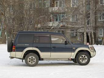 1995 Mitsubishi Pajero Images