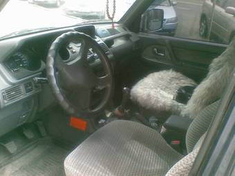 1995 Mitsubishi Pajero Pictures