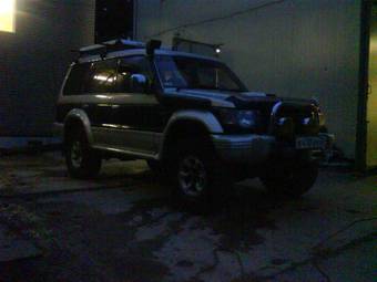 1995 Mitsubishi Pajero Photos