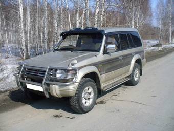 1995 Mitsubishi Pajero Pictures