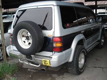 1995 Mitsubishi Pajero Photos