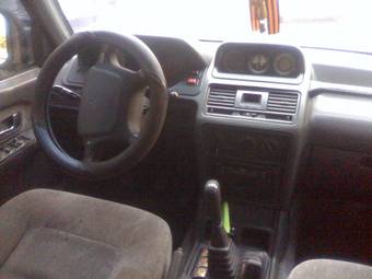 1995 Mitsubishi Pajero Photos