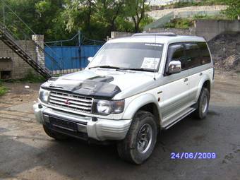 1995 Mitsubishi Pajero Photos