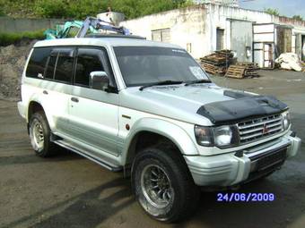1995 Mitsubishi Pajero Photos