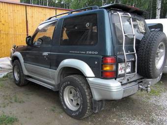 1995 Mitsubishi Pajero Pictures