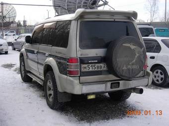 1995 Mitsubishi Pajero Pictures