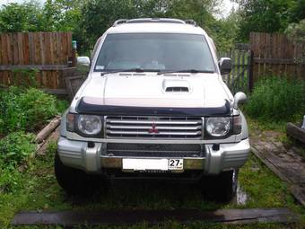 1995 Mitsubishi Pajero Photos