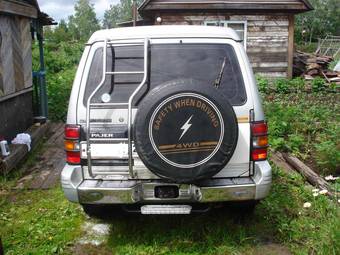 1995 Mitsubishi Pajero Photos