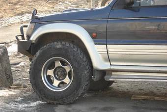 1995 Mitsubishi Pajero Pictures