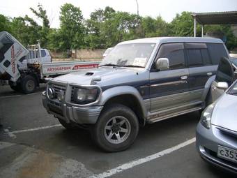 1995 Mitsubishi Pajero Pictures