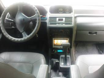 1995 Mitsubishi Pajero Photos
