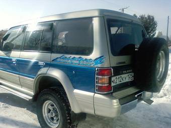 1995 Mitsubishi Pajero Pictures