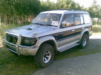 1995 Mitsubishi Pajero Photos