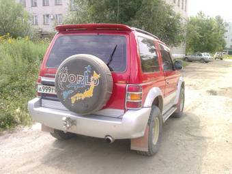 1995 Mitsubishi Pajero Photos
