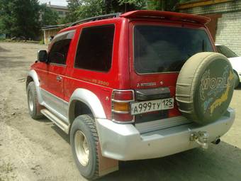 1995 Mitsubishi Pajero Pictures