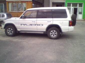 1995 Mitsubishi Pajero Photos