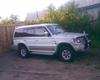 1995 Mitsubishi Pajero Photos