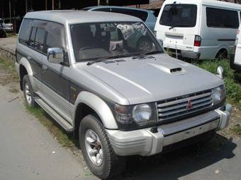 1995 Mitsubishi Pajero Pictures