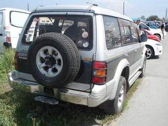 1995 Mitsubishi Pajero Pictures