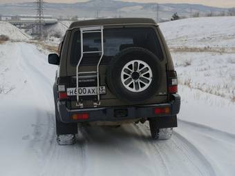 1995 Mitsubishi Pajero Photos