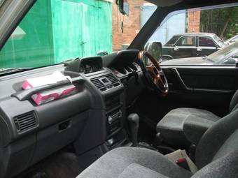 1995 Mitsubishi Pajero Photos