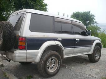 1995 Mitsubishi Pajero Pictures
