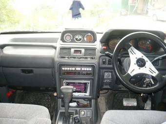 1995 Mitsubishi Pajero Photos