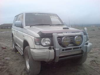 1995 Mitsubishi Pajero Photos