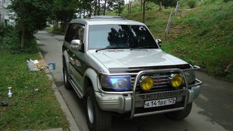 1995 Mitsubishi Pajero Photos