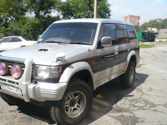 1995 Mitsubishi Pajero Pictures