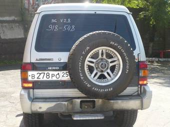 1995 Mitsubishi Pajero Photos