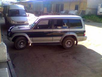 1995 Mitsubishi Pajero Pictures