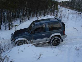 1995 Mitsubishi Pajero Photos