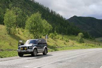 1995 Mitsubishi Pajero Photos