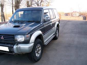 1995 Mitsubishi Pajero Pictures