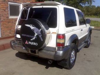 1995 Mitsubishi Pajero Photos