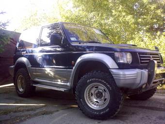1995 Mitsubishi Pajero Images