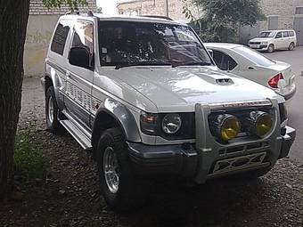 1995 Mitsubishi Pajero Photos