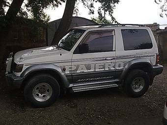 1995 Mitsubishi Pajero Photos