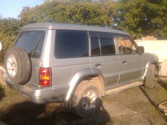 1995 Mitsubishi Pajero Photos