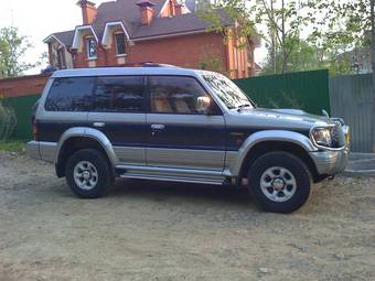 1995 Mitsubishi Pajero Photos