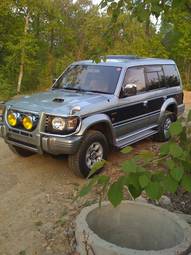 1995 Mitsubishi Pajero Pictures