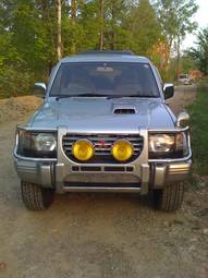 1995 Mitsubishi Pajero Photos