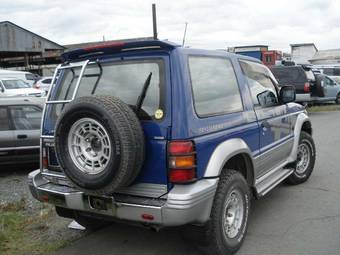 1995 Mitsubishi Pajero Photos