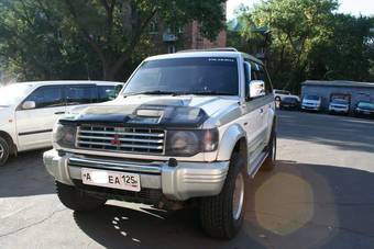 1995 Mitsubishi Pajero Pictures