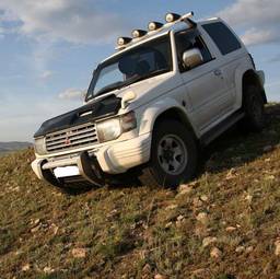 1995 Mitsubishi Pajero Photos