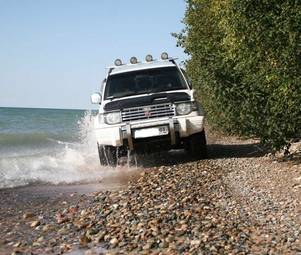 1995 Mitsubishi Pajero Images