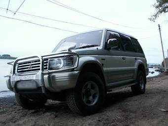 1995 Mitsubishi Pajero Pictures