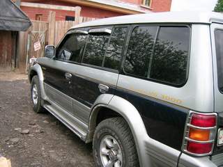 1996 Mitsubishi Pajero Photos